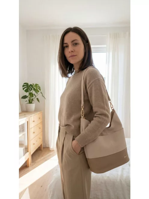 Karen D 207 bézs fehér virág rostbőr táska