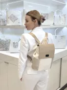 Karen rostbőr táska bézs oldalt virágos