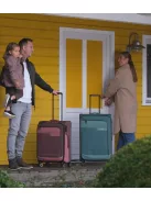 TRAVELITE Viia S rozé 4 kerekű kabin bőrönd 