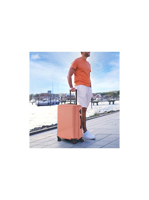 Travelite 72348-81 Bali M koralle 4 kerekű közepes méretű bőrönd 