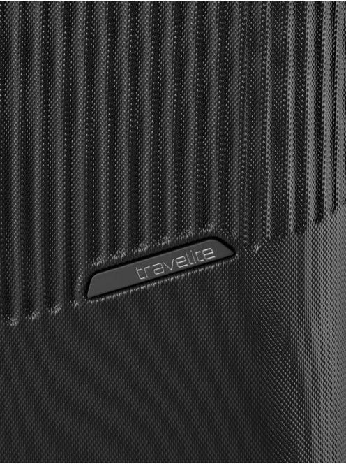 Travelite Bali M fekete közepes méretű bőrönd 