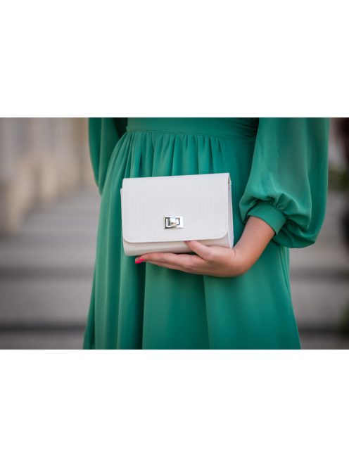 karen-Zuza-D-384-bezs-virag-taska