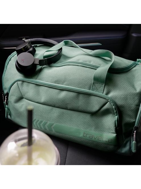 Travelite 6914-80 Kick Off M zöld közepes méretű utazótáska 