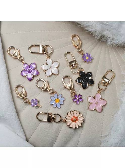 Zsákbamacska - Virág mintájú kicsi táskadísz és kulcstartó