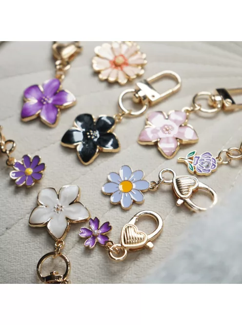 Zsákbamacska - Virág mintájú kicsi táskadísz és kulcstartó