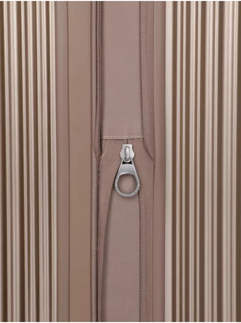 Travelite Paros M Capuccino bővíthető közepes méretű prémium bőrönd 