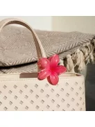 Virág alakú hajcsat és táskadísz púder