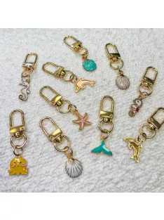   Zsákbamacska - kagylós kicsi táskadísz és kulcstartókagylós 