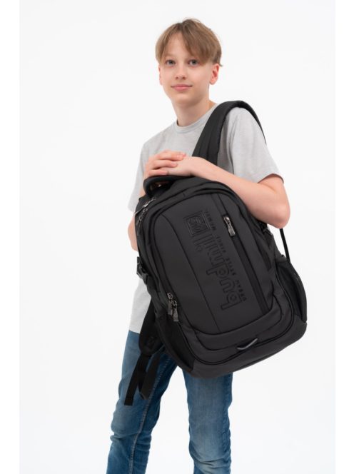 Budmil fekete iskolatáska 10110221/S17