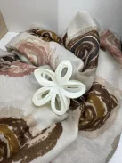 Virág alakú hajcsat fehér