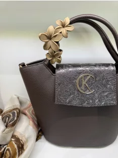 3 virágos hajcsat és táskadísz drapp