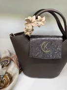 3 virágos hajcsat és táskadísz púder