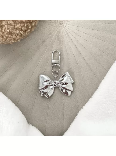 Ezüst masnis táskadísz és kulcstartó