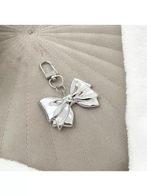 Ezüst masnis táskadísz és kulcstartó