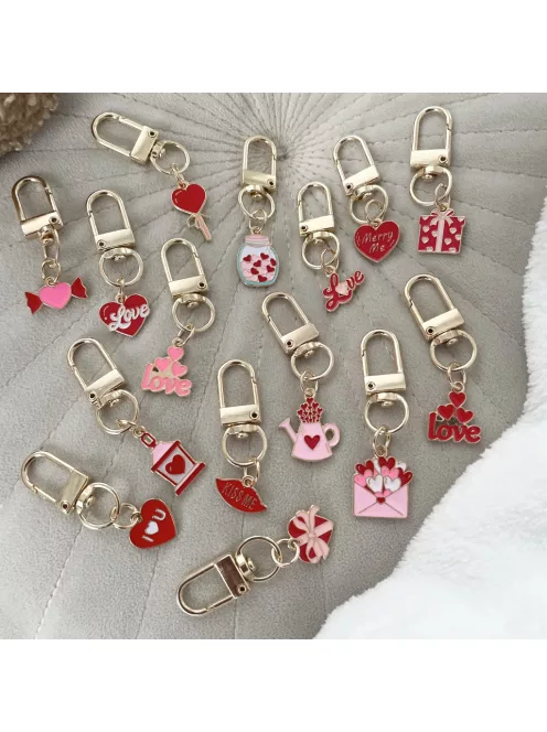 Zsákbamacska - LOVE kicsi táskadísz és kulcstartó