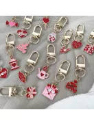 Zsákbamacska - LOVE kicsi táskadísz és kulcstartó