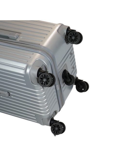 Benzi Girona ezüst 5 kerekű közepes bőrönd