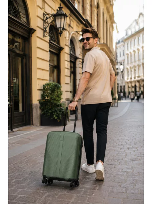 Travelite Air Striple S BŐVÍTHETŐ kabinbőrönd zöld