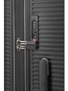 Travelite Roomer fekete 4 kerekű bővíthető közepes bőrönd