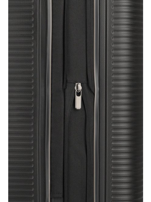 Travelite Roomer fekete 4 kerekű bővíthető közepes bőrönd