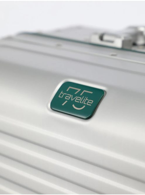 Travelite Next ezüst-zöld alumínium 4 kerekű csatos közepes bőrönd