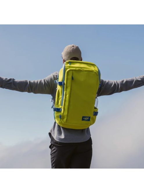 Cabinzero ADV 42L neonzöld kabin méretű utazótáska/hátizsák