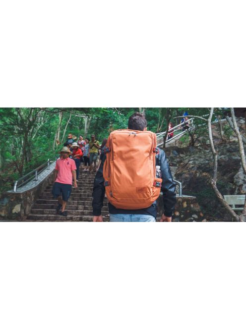 Cabinzero ADV Pro 42L narancssárga kabin méretű utazótáska/hátizsák