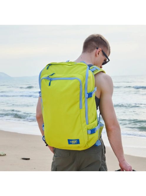 Cabinzero ADV Pro 42L neonzöld kabin méretű utazótáska/hátizsák