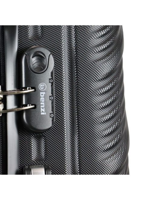 Benzi Granada fekete 4 kerekű közepes bőrönd