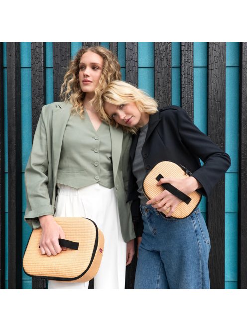 Reisenthel coolerbag M pocket bézs-fekete női uzsonnás hűtőtáska